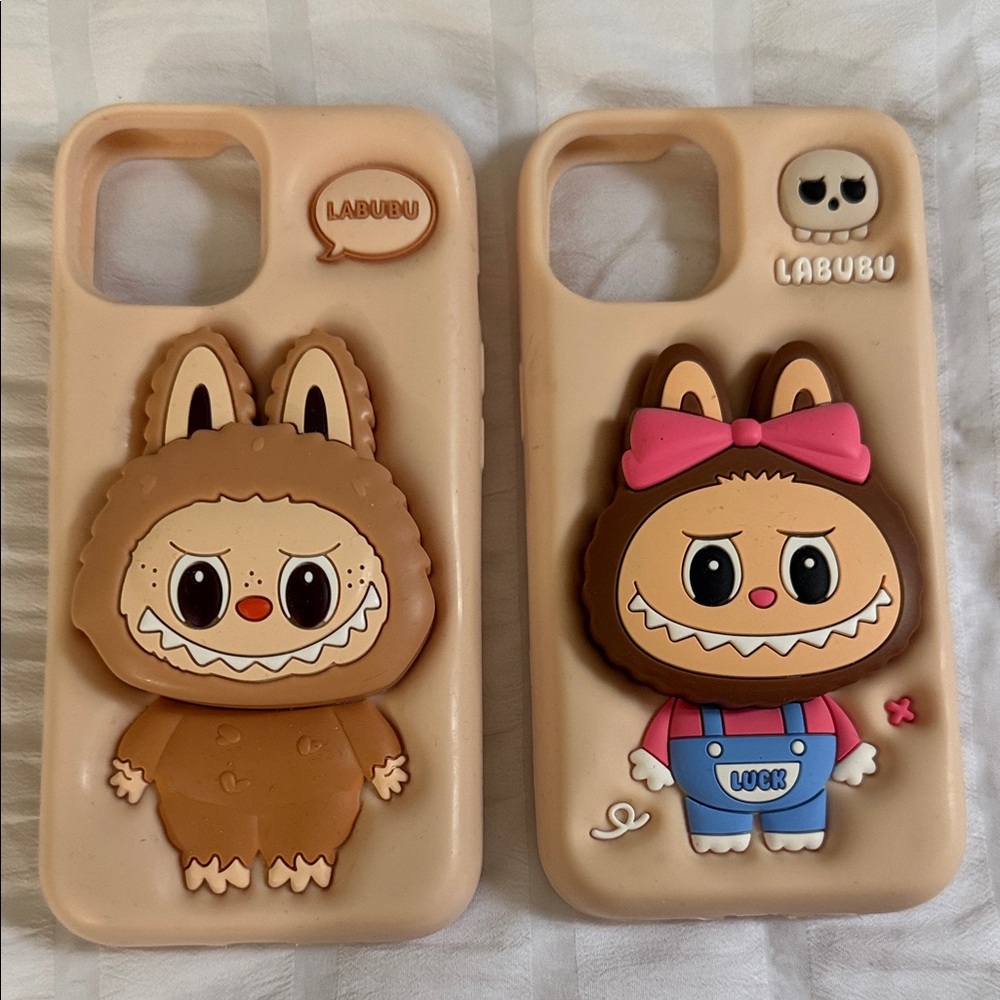 Labubu Brown and Tan Phone Case Set (2pcs) barely used it
Iphone 13